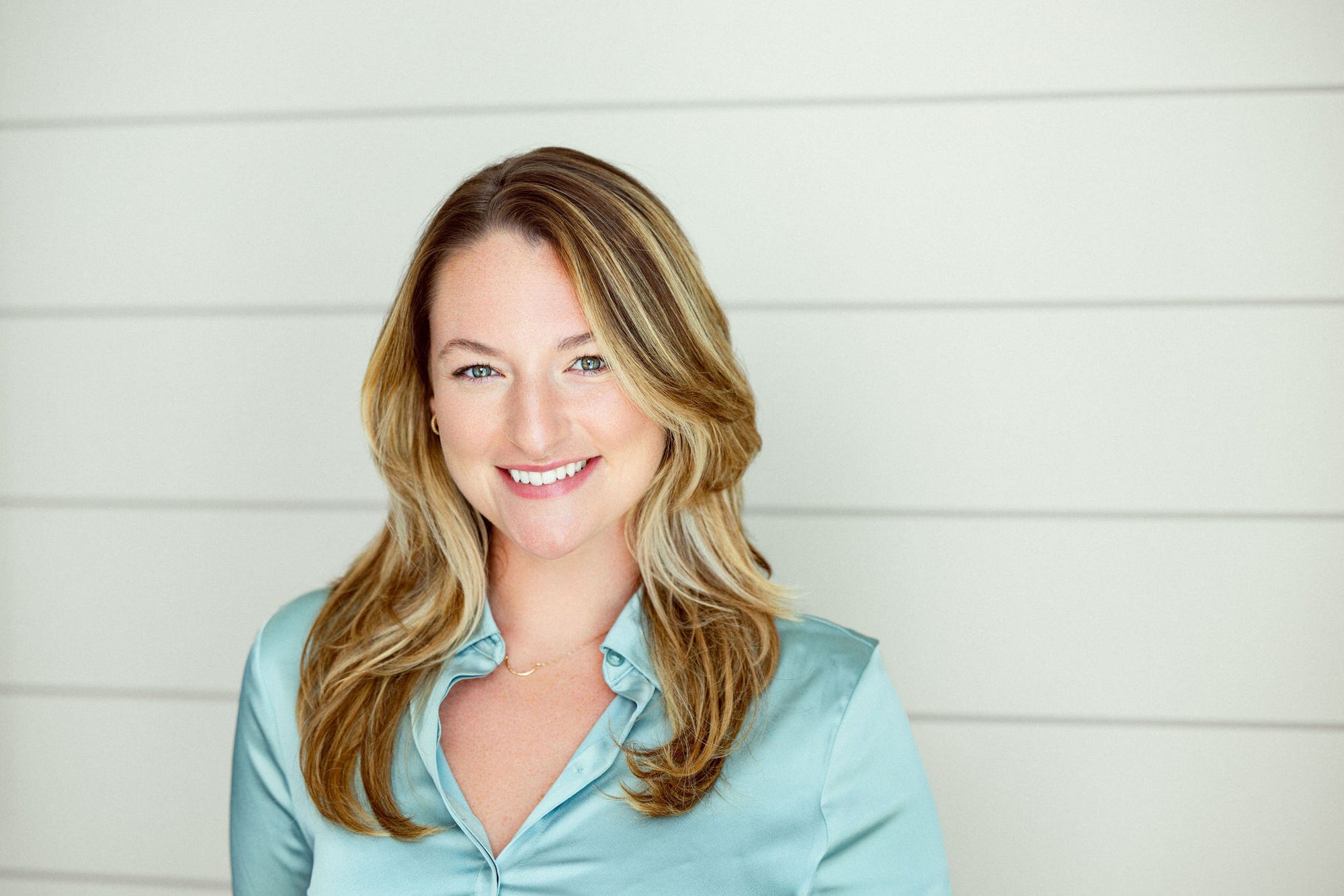 Pod Guest Headshot - Julia Devine 285