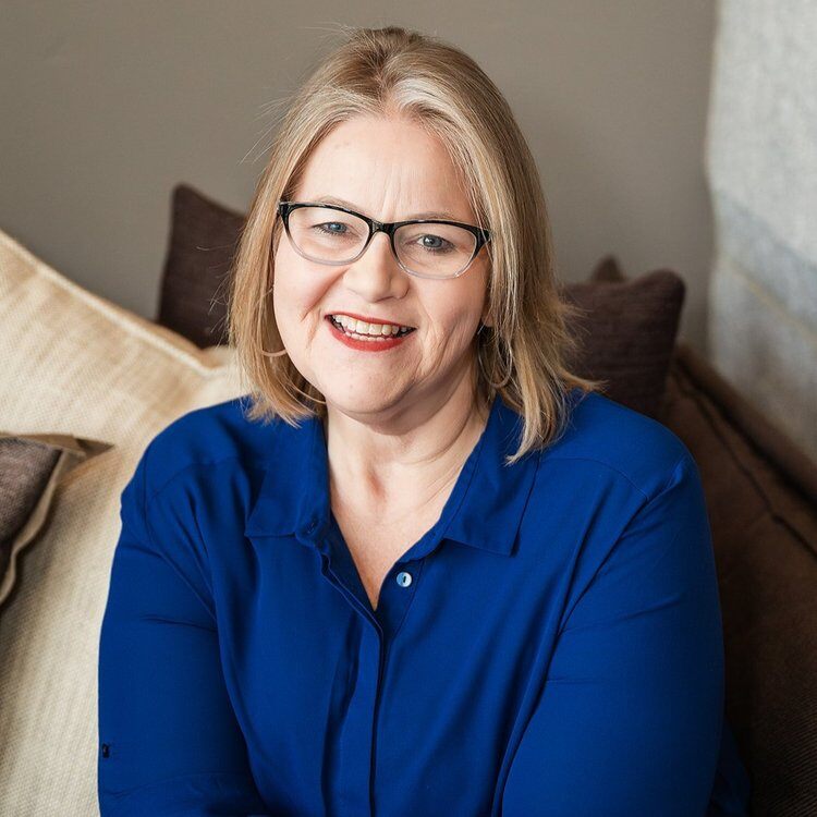 Pod Guest Headshot - Ruthe Farmer